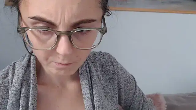 cleophee online show from December 5, 10:49 am