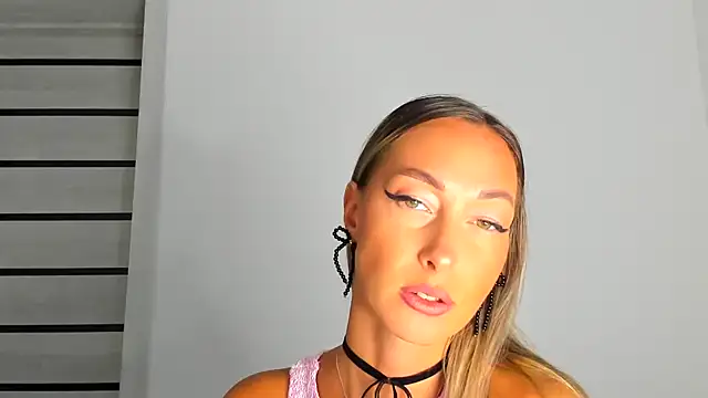StarryHanna online show from June 19, 6:33 pm