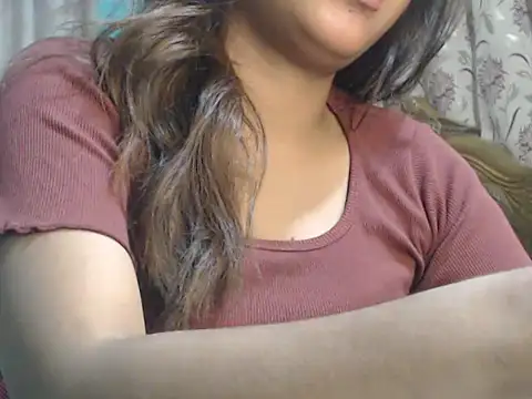 NancyRuvi online show from November 29, 5:39 pm