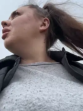 Sara Slow online show from April 20, 11:35 am