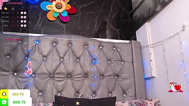 LAILAGUMMY online show from April 30, 5:40 pm