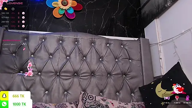 LAILAGUMMY online show from April 29, 2:42 pm
