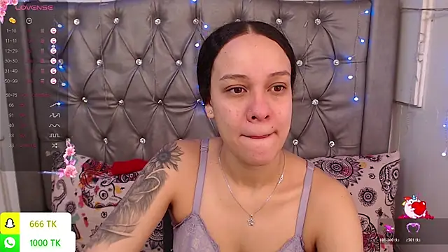 LAILAGUMMY online show from June 11, 2:47 pm