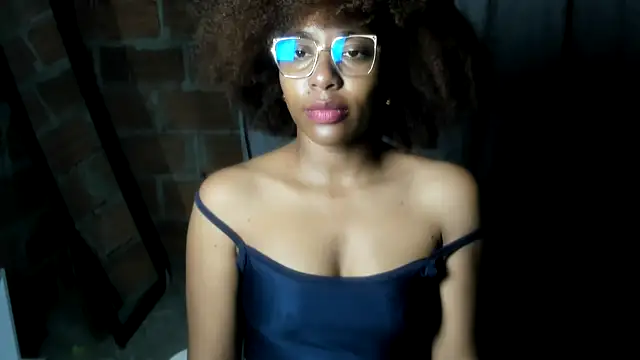 thaimy  online show from June 30, 2:44 am