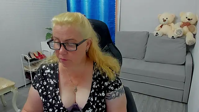 Frau Marta online show from August 6, 1:07 pm