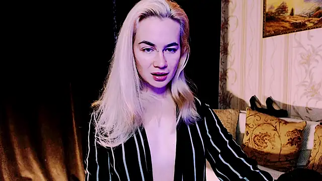 xxxcharismaaa online show from December 1, 8:44 pm