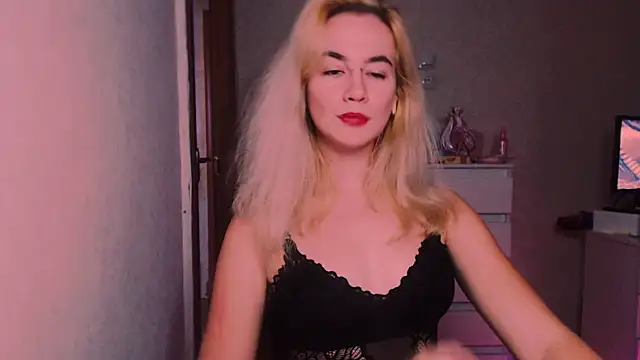 xxxcharismaaa online show from October 24, 8:05 pm