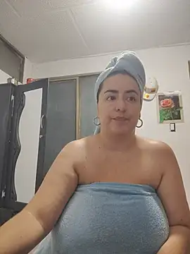rosahills online show from June 25, 1:27 am