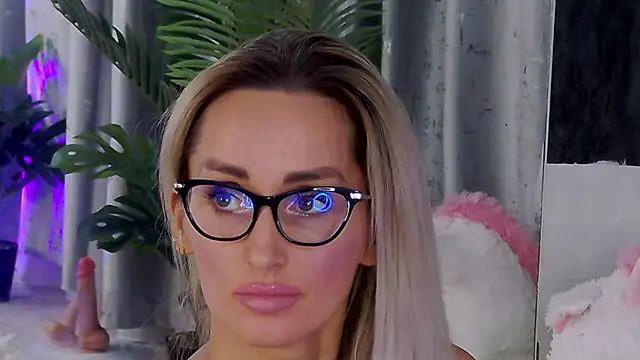 IsabelleEthan online show from July 3, 3:23 am