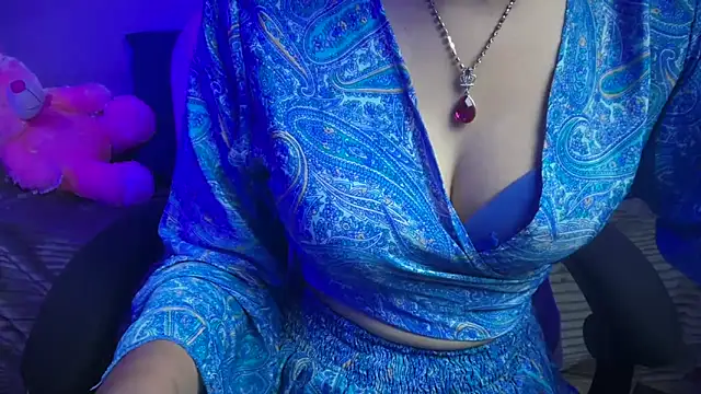 Queen Angelena online show from May 3, 1:09 am