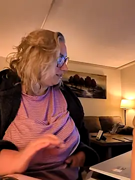 Canadian BBW online show from June 9, 12:48 pm