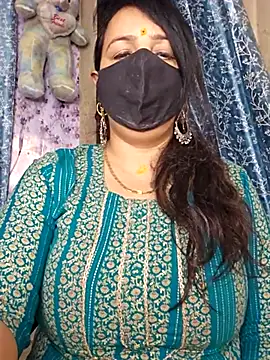 cute-tanvi online show from April 28, 12:52 am