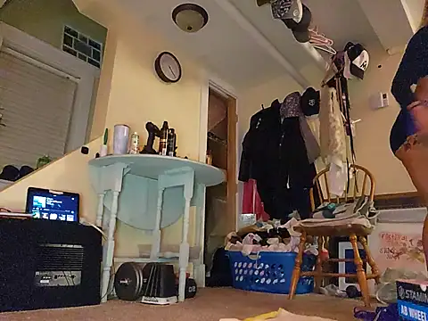 MaddisonX online show from November 3, 9:24 am