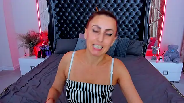 Rebecca Diamond online show from July 21, 11:00 am