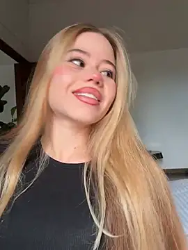 curchez  online show from April 30, 8:57 pm