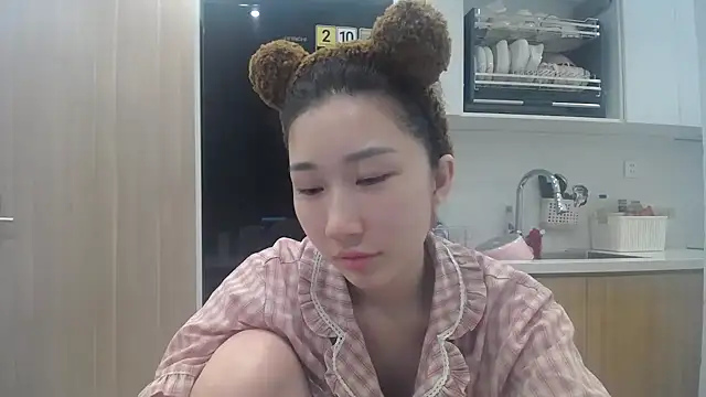 Asiagirll online show from June 15, 2:39 pm