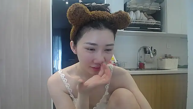 Asiagirll online show from June 8, 1:50 am