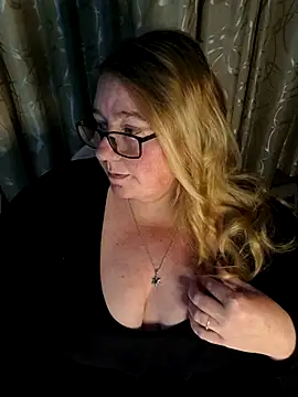 Iceprincess2bad4u online show from June 18, 6:02 pm