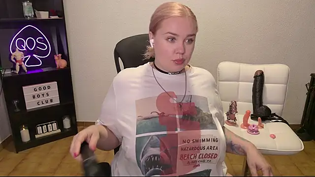 MargotGrey online show from June 14, 5:13 pm