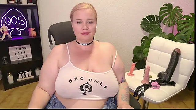 MargotGrey online show from June 17, 8:32 pm