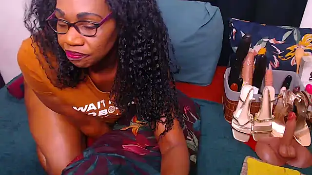 sexybootylicious online show from June 29, 10:15 am