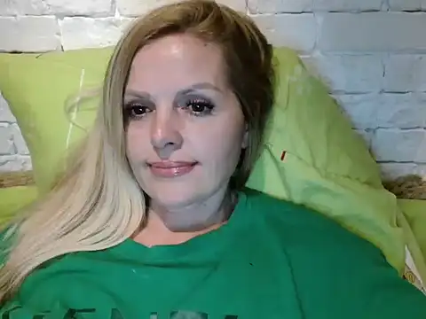 Snapshot of Angel_girllovemy chatting on September 17, 4:16 pm Angel girllovemy online show from September 17, 4:16 pm