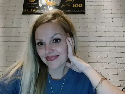Snapshot of Angel_girllovemy chatting on September 19, 4:17 pm Angel girllovemy online show from September 19, 4:17 pm