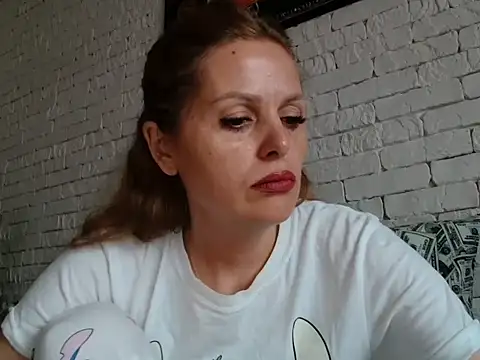 Snapshot of Angel_girllovemy chatting on October 7, 9:25 am Angel girllovemy online show from October 7, 9:25 am