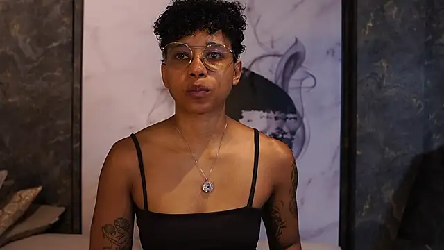 kelly thomson online show from August 1, 1:02 pm