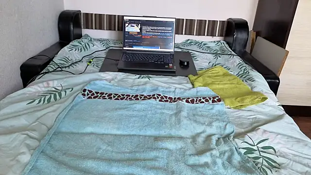 sweet-tinqerbell online show from July 6, 11:26 am