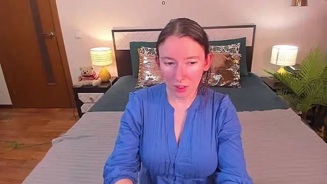 CatherineWalls online show from March 28, 2:11 am