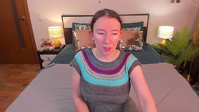 CatherineWalls online show from April 6, 4:57 am