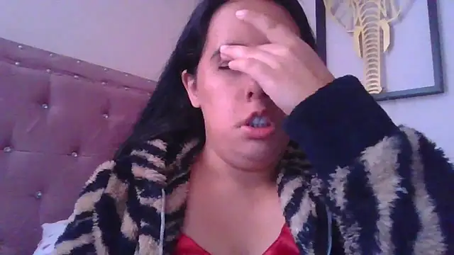 annarose19 online show from February 3, 8:01 pm