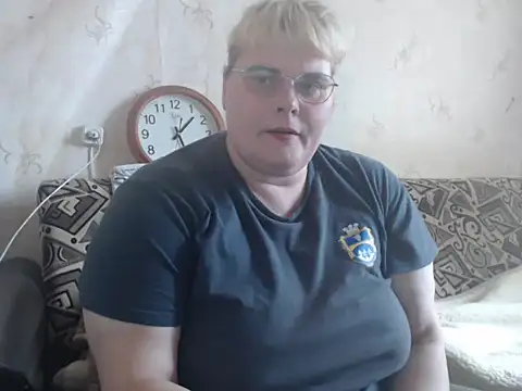 Ameliabusty online show from September 24, 10:25 am