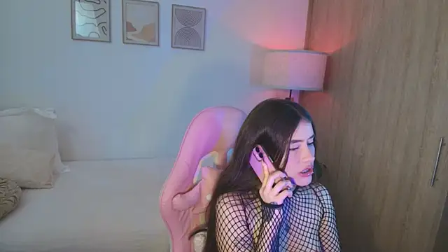 iriswest  online show from October 1, 1:43 am