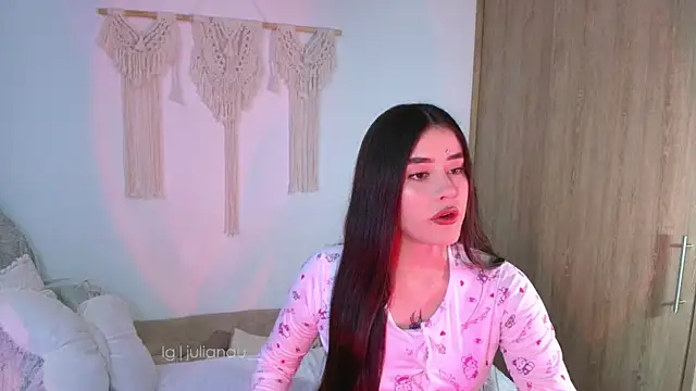 iriswest  online show from June 24, 2:32 am