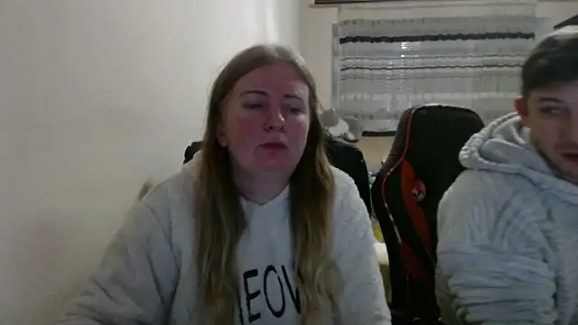 PeterAndJen online show from December 13, 8:04 pm