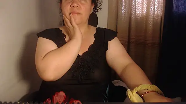 agathamiller01 online show from June 18, 12:32 pm