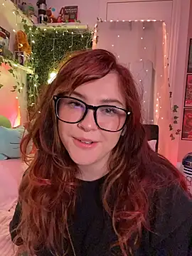 JennKenobi online show from August 7, 3:08 pm