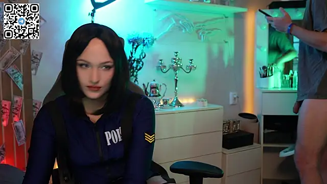 MrsTenderBeast online show from May 4, 2:32 pm