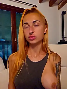 Snapshot of kylie_blck chatting on September 9, 1:33 pm kylie blck online show from September 9, 1:33 pm