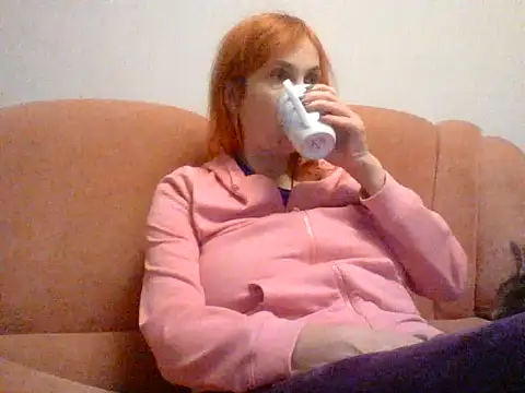 Snapshot of MssAngela chatting on October 19, 4:31 pm MssAngela online show from October 19, 4:31 pm