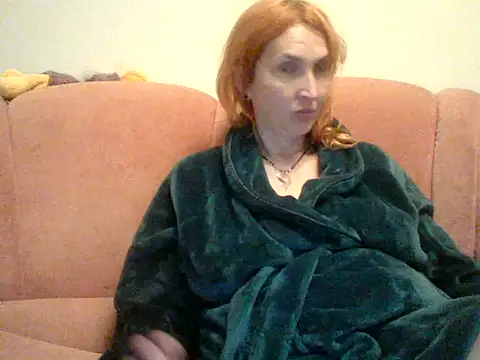 Snapshot of MssAngela chatting on October 6, 5:29 pm MssAngela online show from October 6, 5:29 pm