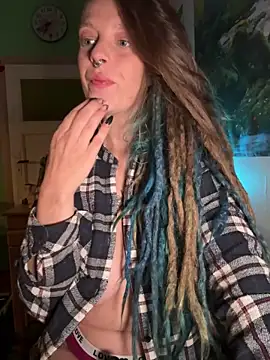 MenaDreadfull online show from November 14, 6:35 am