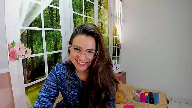 vanessabrown  online show from July 30, 9:15 pm