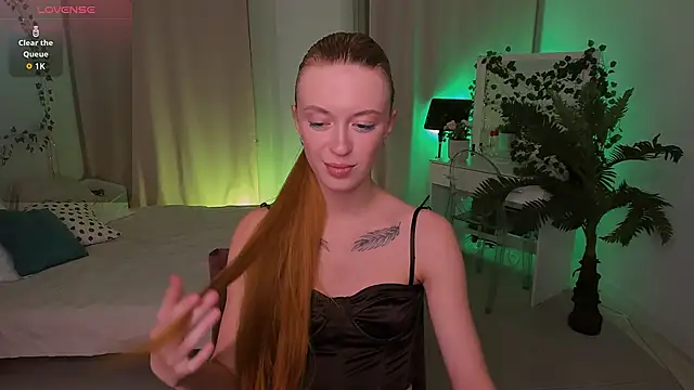 Snapshot of Salme_Sweet chatting on October 3, 10:15 pm Salme Sweet online show from October 3, 10:15 pm