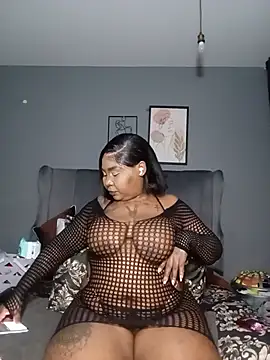 PearlSexxy69 online show from July 18, 4:16 am