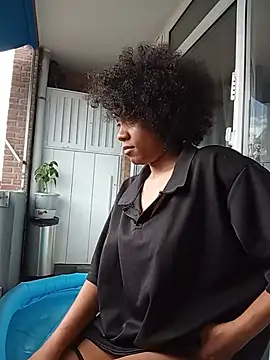 Therainqueen online show from July 2, 9:04 am