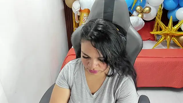 Snapshot of Cloe_35 chatting on September 27, 7:32 pm Cloe 35 online show from September 27, 7:32 pm