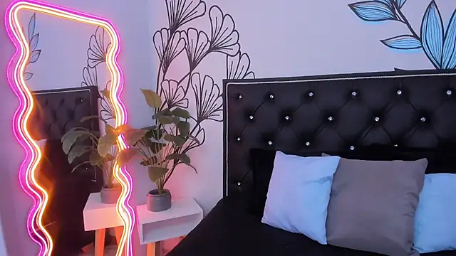 Sweet Ariadna  online show from November 23, 12:40 pm